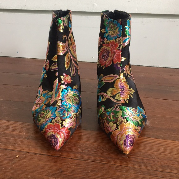 New Alexandre Birman Designer Booties - Picture 2 of 3